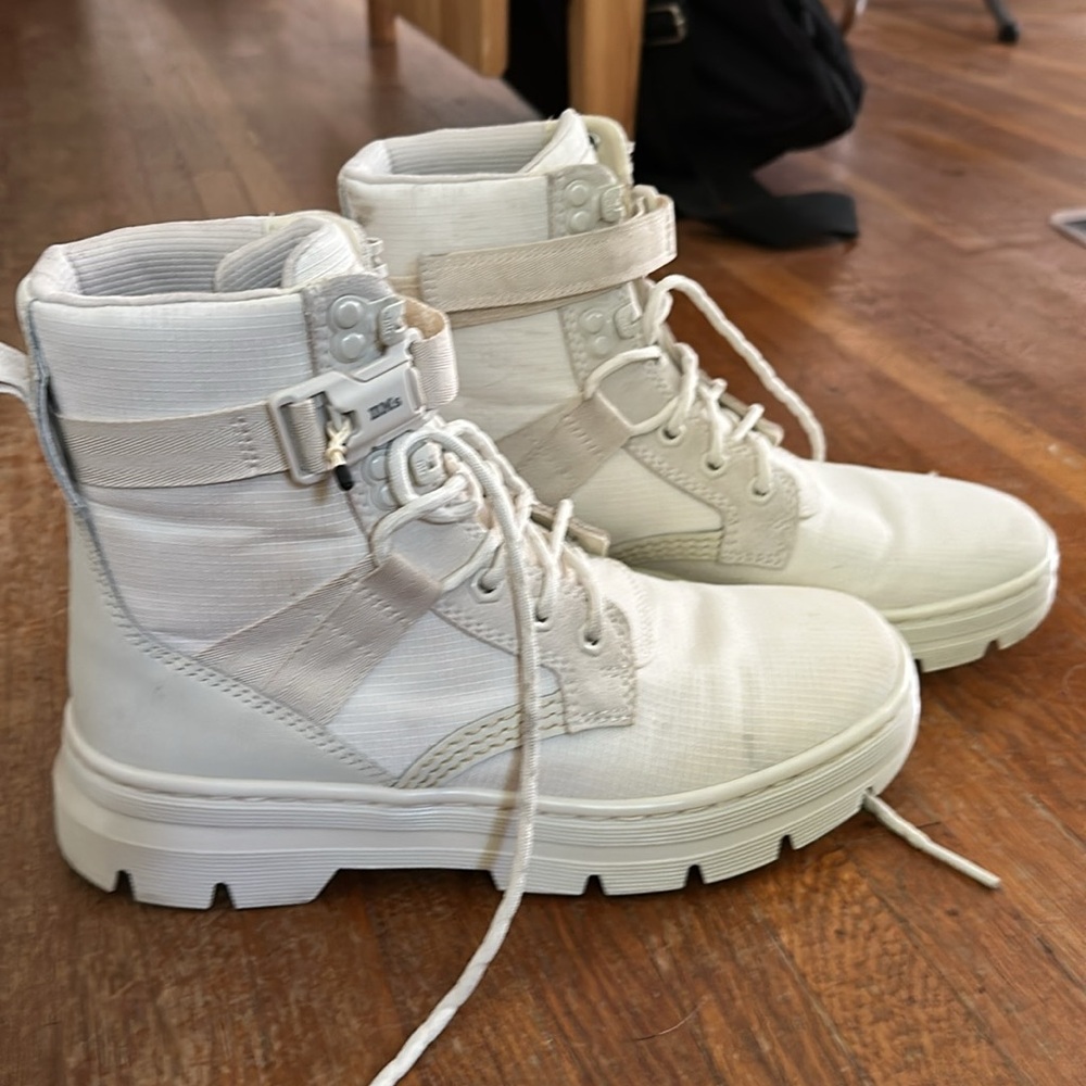 Dr. Martens Beige Combs Tech II boots sz 9W